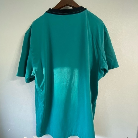 Vintage Guess Logo Tee w/ringer Collar, size Medium - Picture 4 of 5